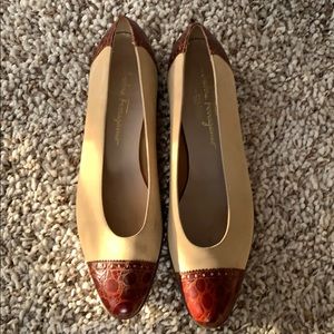 Salvatore Ferragamo flats 9.5 A